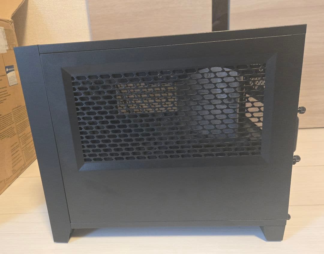 Corsair 250D Mini PCケース CC-9011047-WW