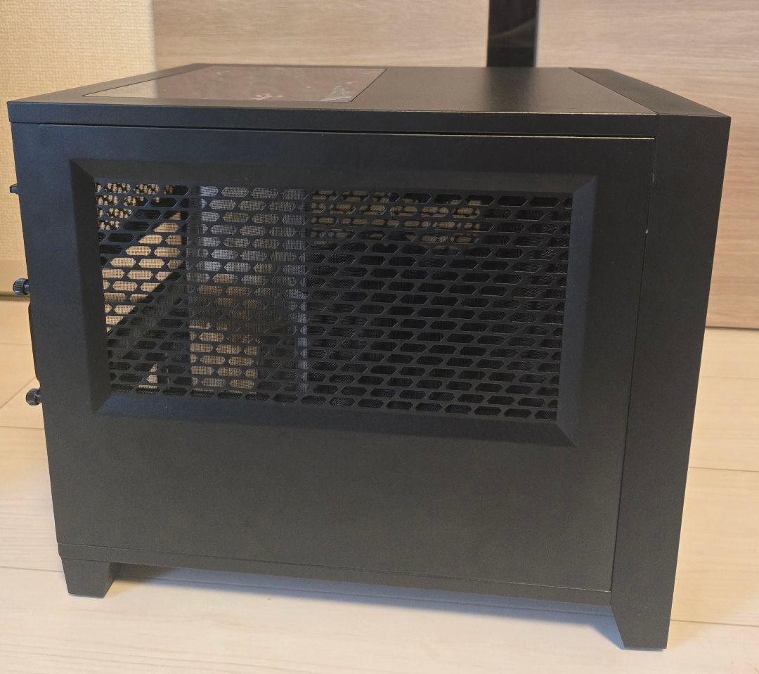 Corsair 250D Mini PCケース CC-9011047-WW