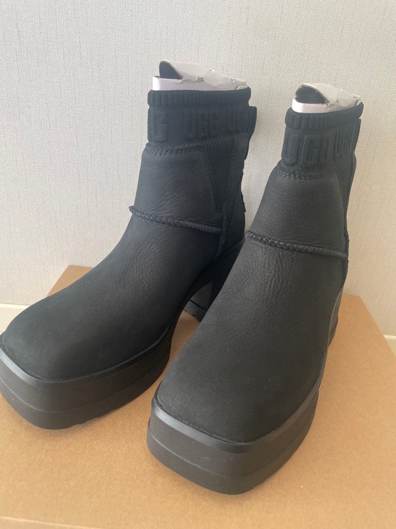 【新品・未使用】UGG モクシーチェルシー ブラック 23.5センチ