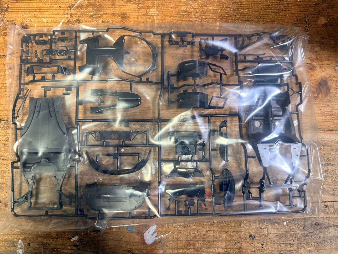 タミヤ会長直筆サイン入り　タミヤ ラフェラーリ イエローバージョン　1/24