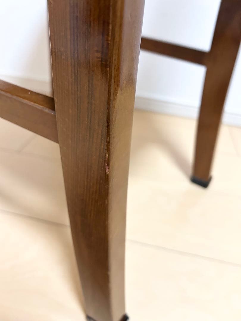 ピアノ　トムソン椅子　木目　茶　ウォールナット