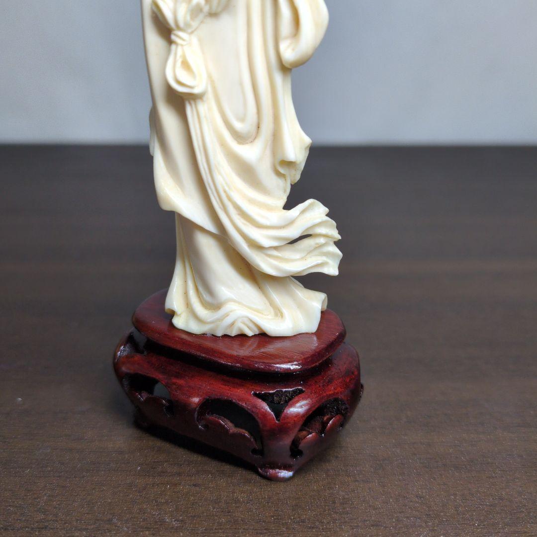 カ*ン様 東洋彫刻 美人像 置物 高さ約18cm