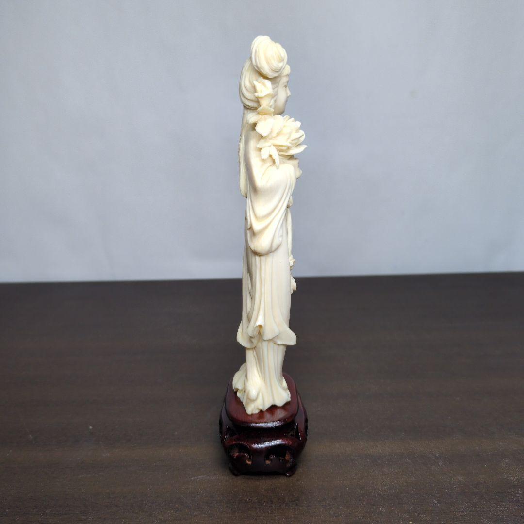 カ*ン様 東洋彫刻 美人像 置物 高さ約18cm