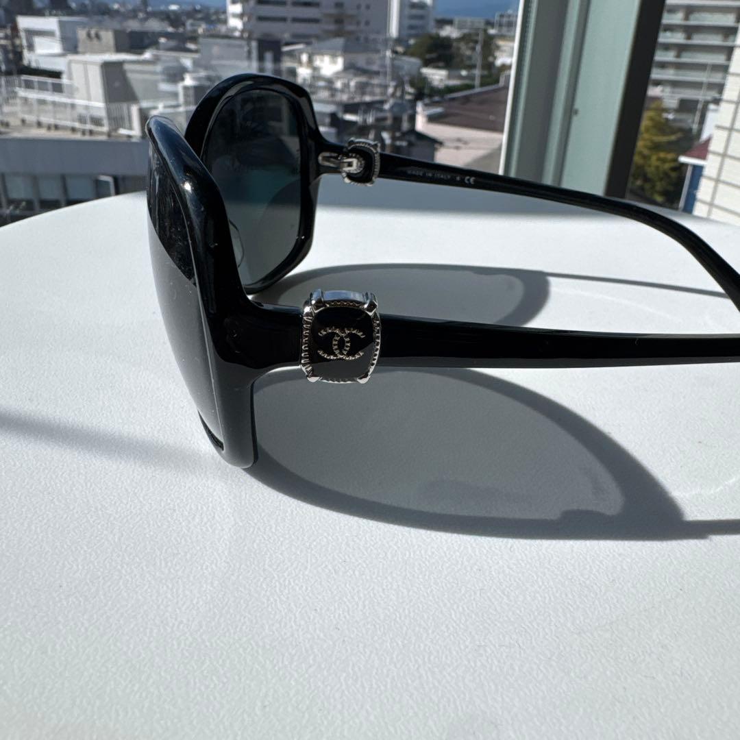 ブラック サングラス