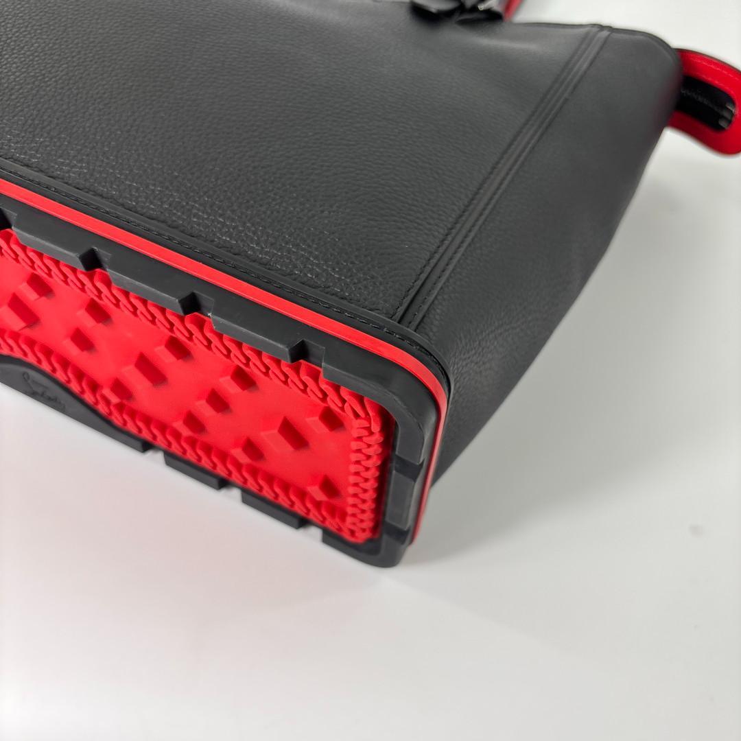 未使用 クリスチャン ルブタン カバイカー トートバッグ メンズ ブラック 黒