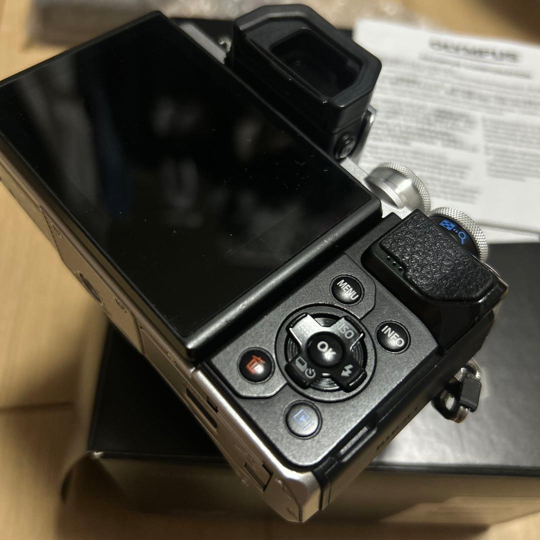 ミラーレスカメラ オリンパス OM-D E-M10 MarkIII