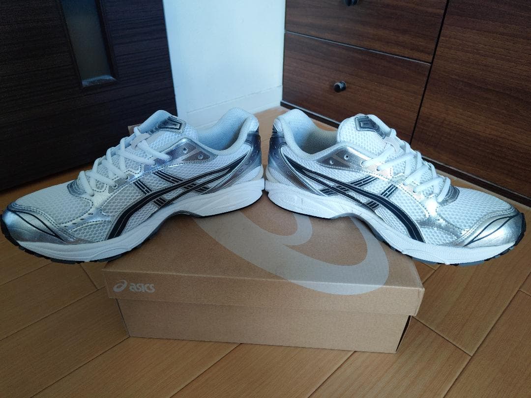 靴 ASICS GEL-KAYANO 14 WHITE/GRAPHITE GREY