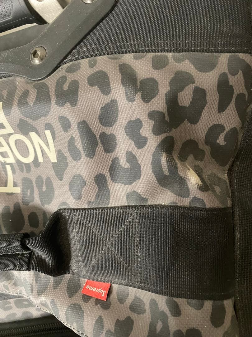 SUPREME × THE NORTH FACE キャリーバッグ