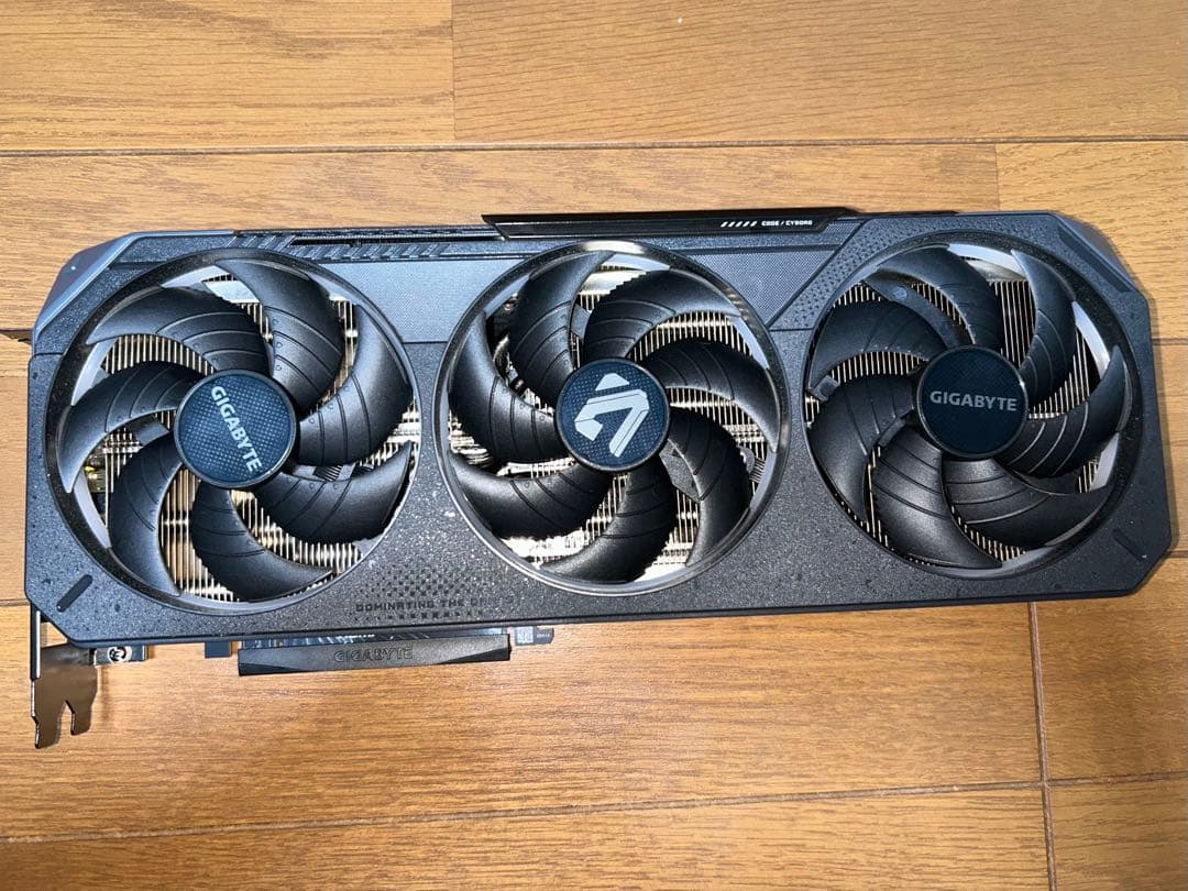 ⭐︎美品⭐︎ GIGABYTE RTX 5070 GAMING OC 12G