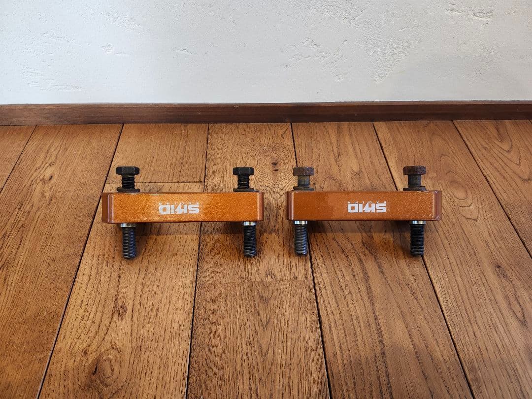 スキッドレーシング　キャンバーアダプター　フロント　18クラウン　マークX