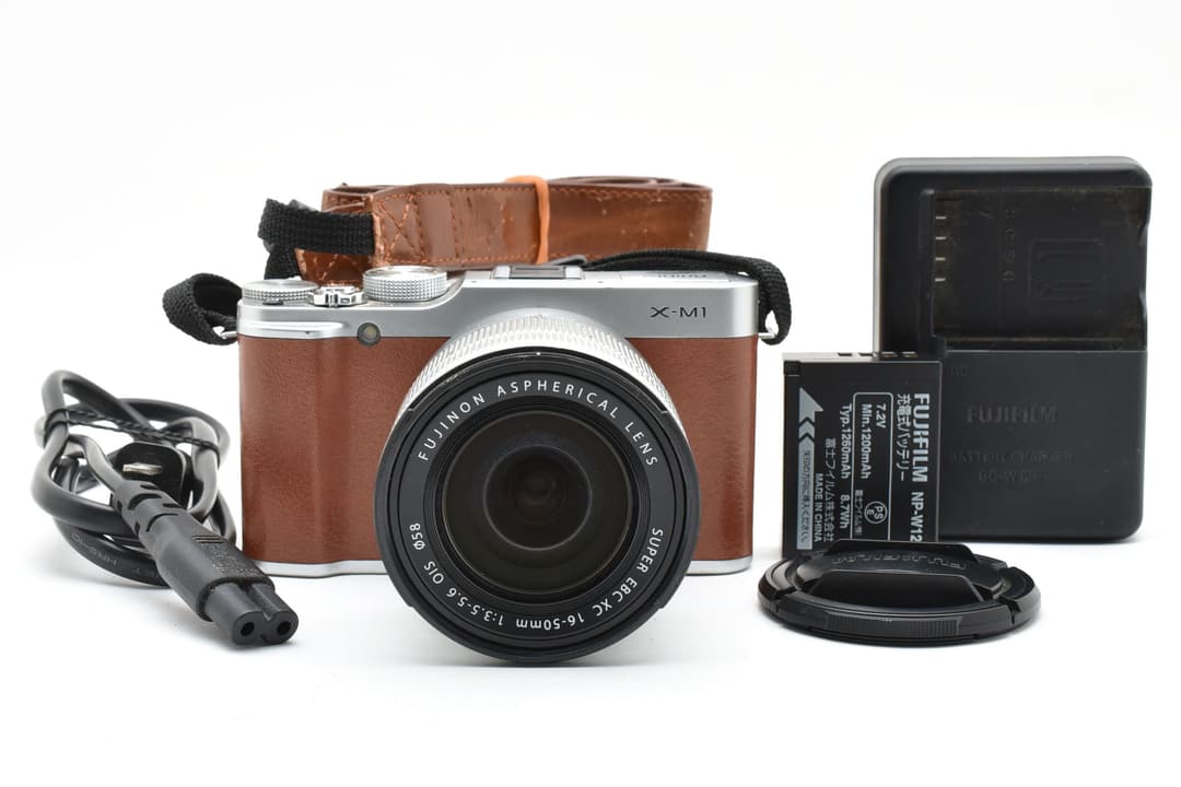 美品 Fujifilm X-M1 + 16-50mm F3.5-5.6 OIS