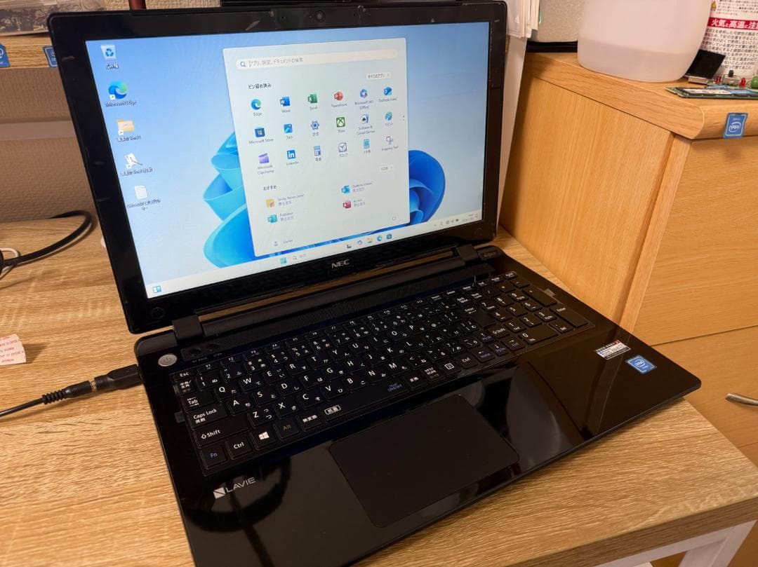 初心者向け NEC 新品SSD256GB 8G 年賀状ソフト、Office付きb