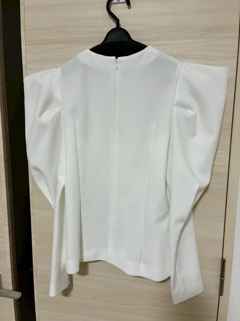 Cygne シーニュ とんがりパフtops Manon