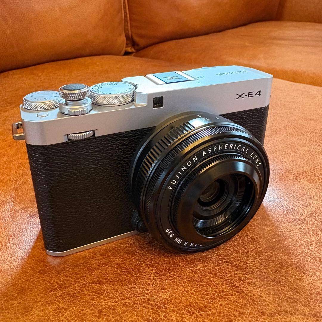 Fujifilm X-E4 XF27mmF2.8 R WR レンズ、箱付き