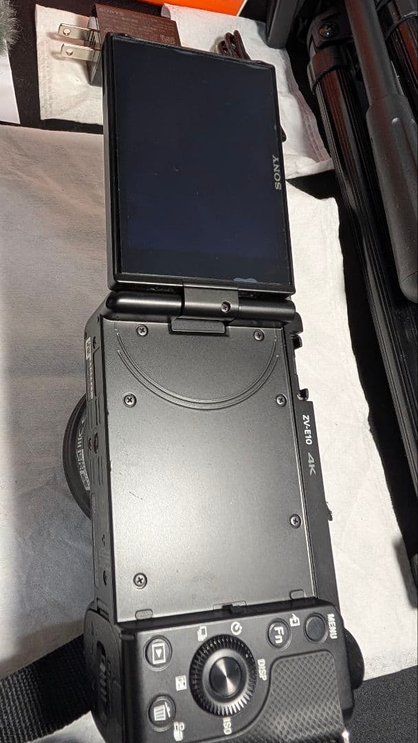 【SONY】ZV-E10 ミラーレス一眼 三脚付き