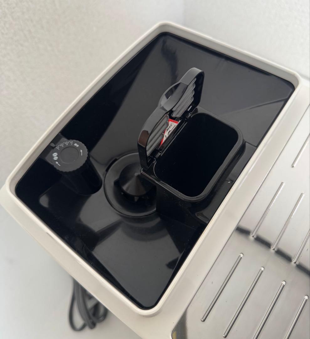 DeLonghi MAGNIFICA S ホワイト ECAM23120