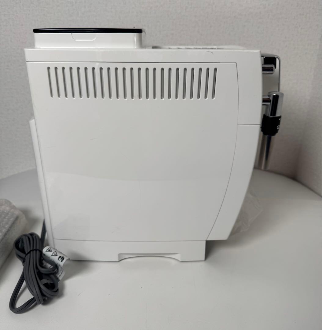 DeLonghi MAGNIFICA S ホワイト ECAM23120