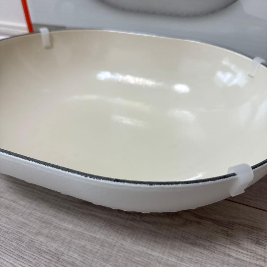 ルクルーゼ オブロング マルミット フラワーレリーフ コットン 31