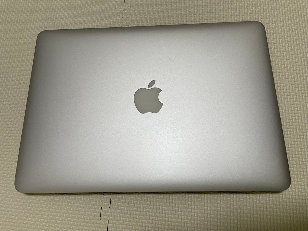 【中古】MacBook Air 13インチ（2017年モデル）充電器付き