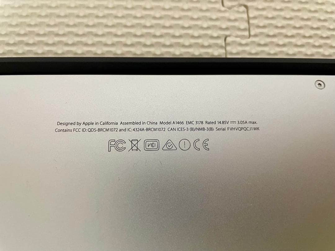 【中古】MacBook Air 13インチ（2017年モデル）充電器付き