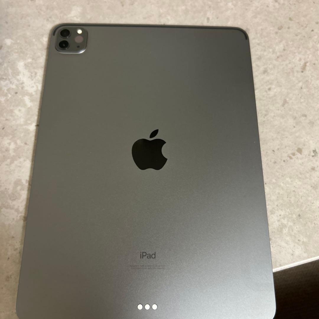 美品　iPad Pro 11インチ 第3世代 256GB WiFiモデル98%