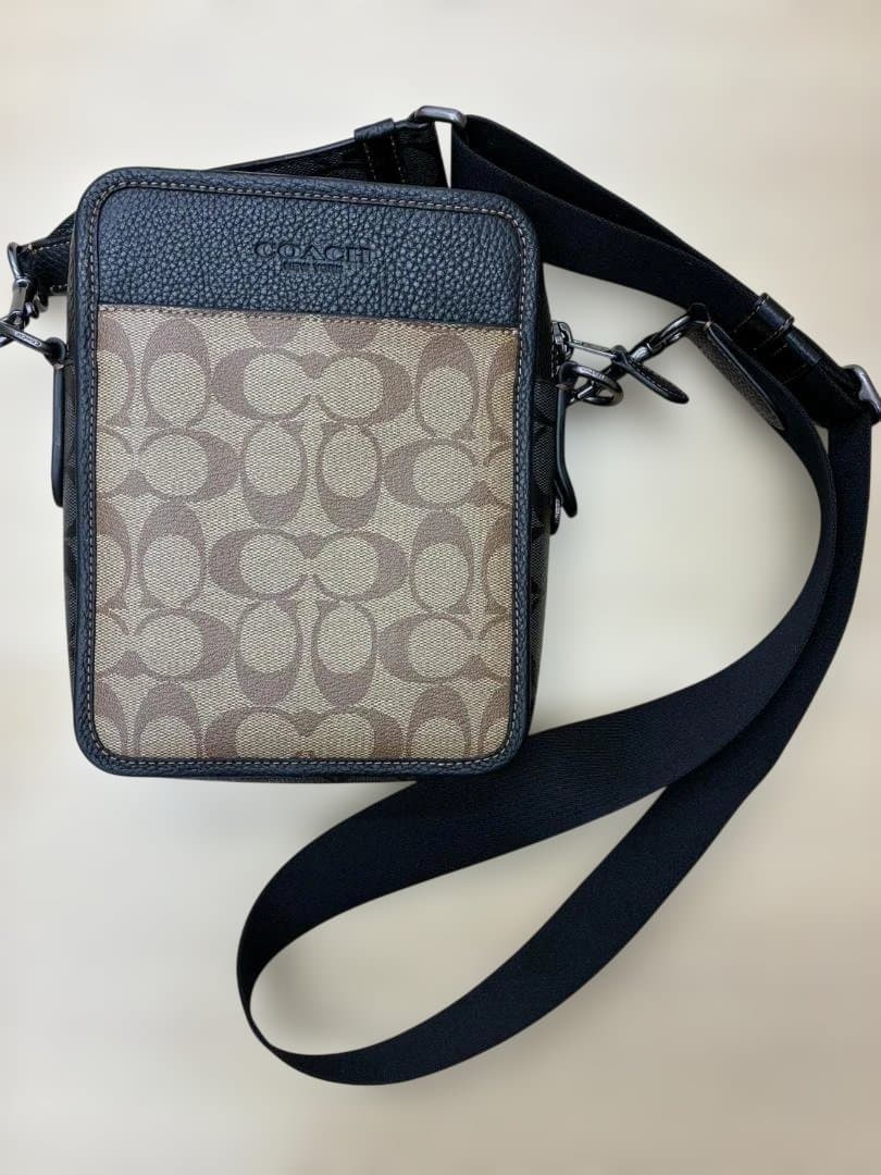 COACH モノグラムショルダーバッグ
