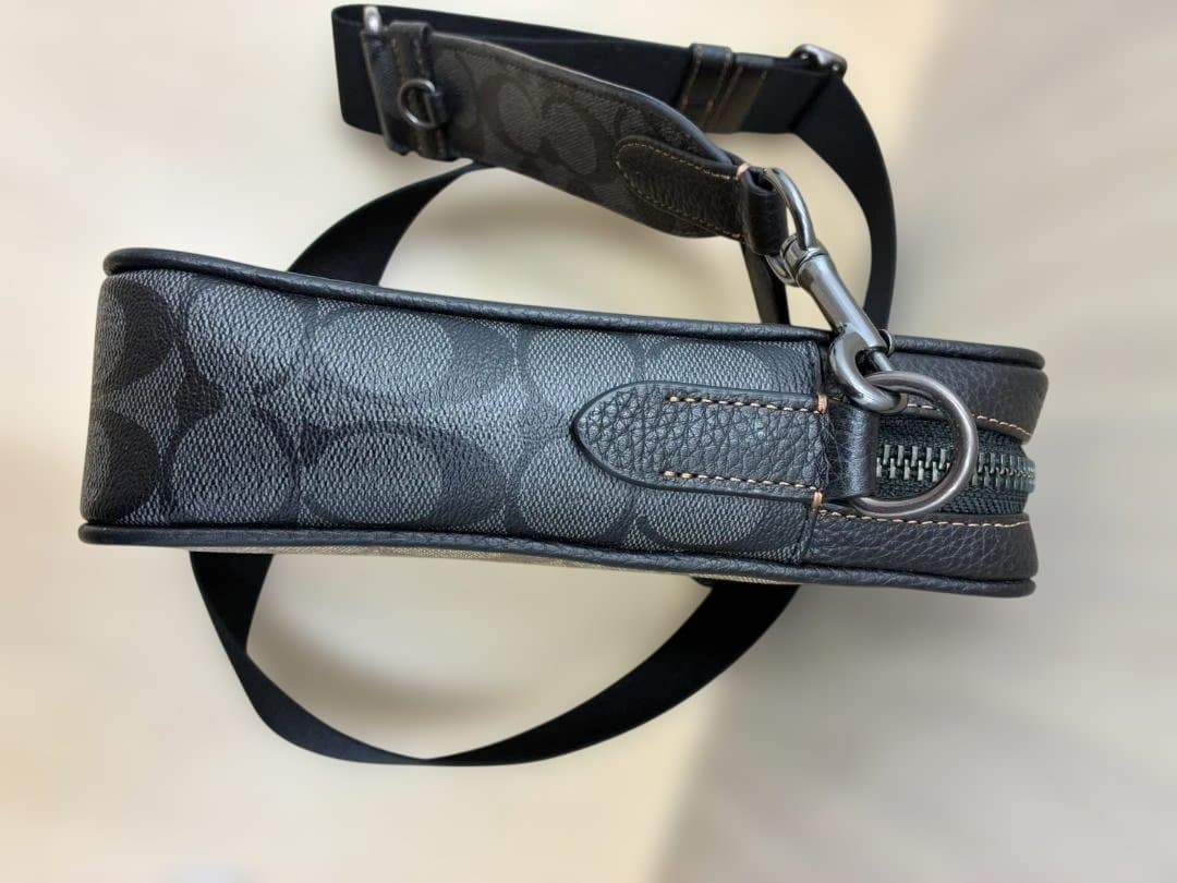 COACH モノグラムショルダーバッグ