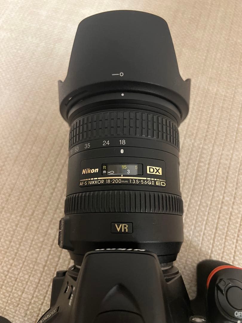 デジタルカメラ Nikon D5600 + AF-S 18-200mm VR