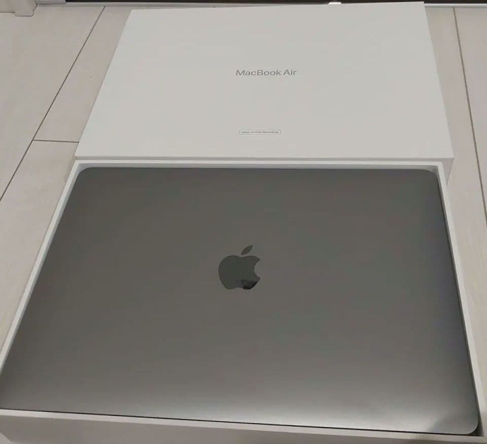 MacBook Air M1　メモリ8GB SSD 256GB スペースグレイ