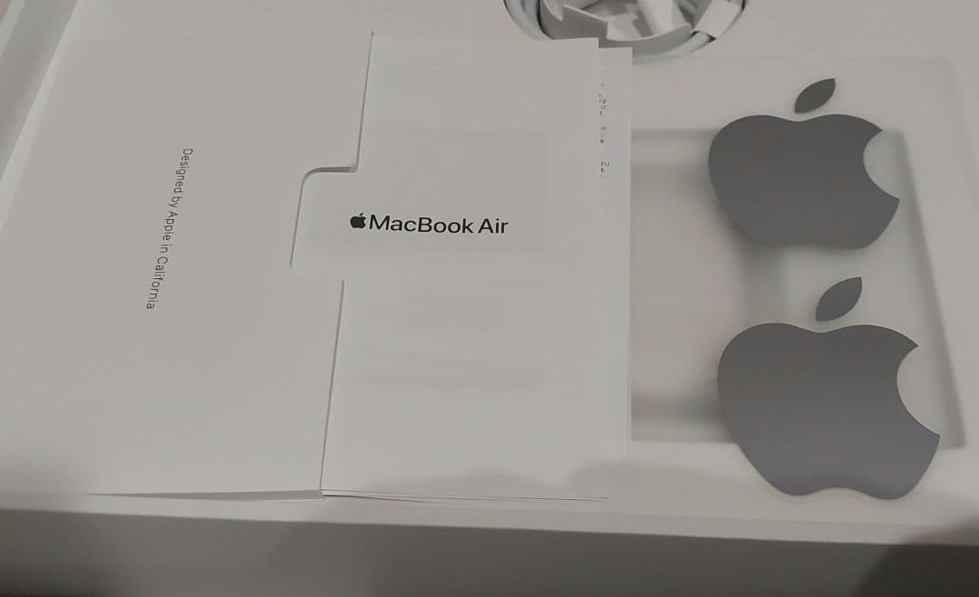 MacBook Air M1　メモリ8GB SSD 256GB スペースグレイ