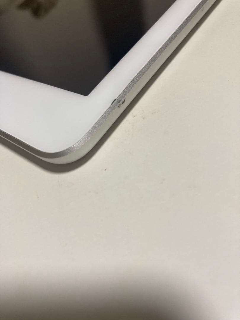 第6世代 iPad 32GB wifiモデル シルバー 箱有 MR7G2J/A