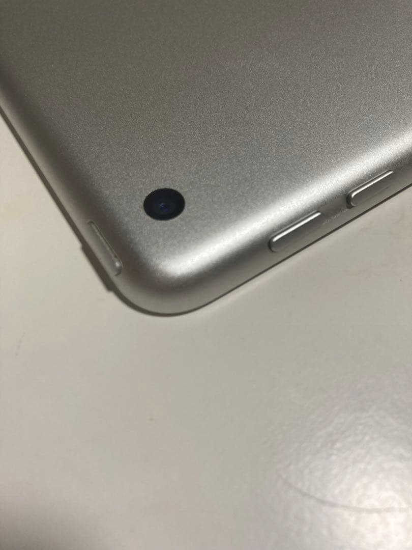 第6世代 iPad 32GB wifiモデル シルバー 箱有 MR7G2J/A