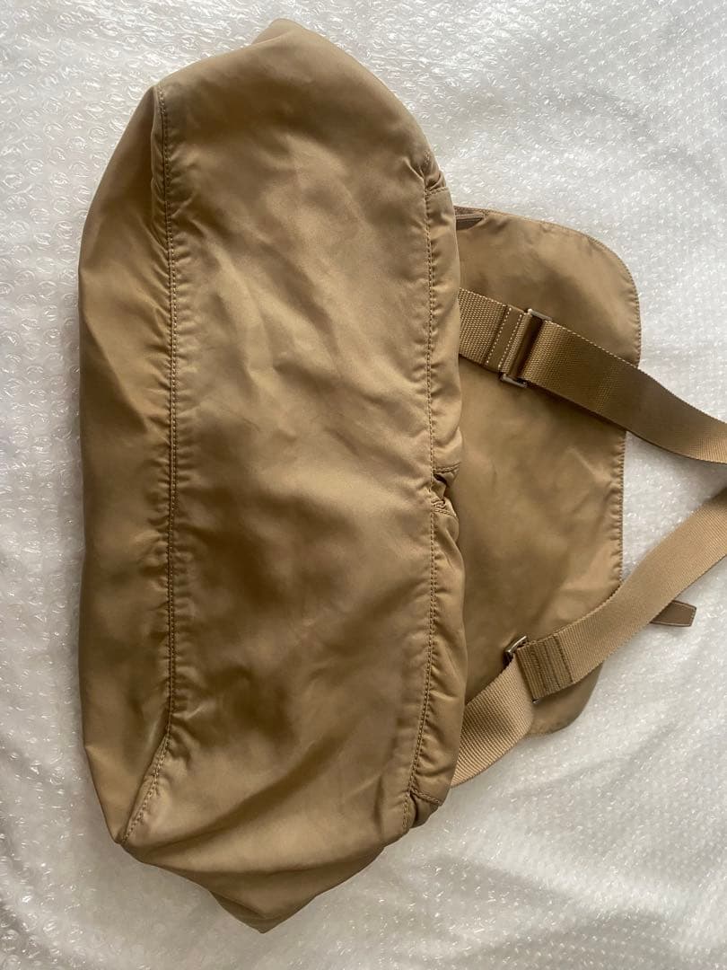 プラダ　PRADA ショルダーバッグ　斜めがけ　ナイロン　ベージュ系　ビンテージ