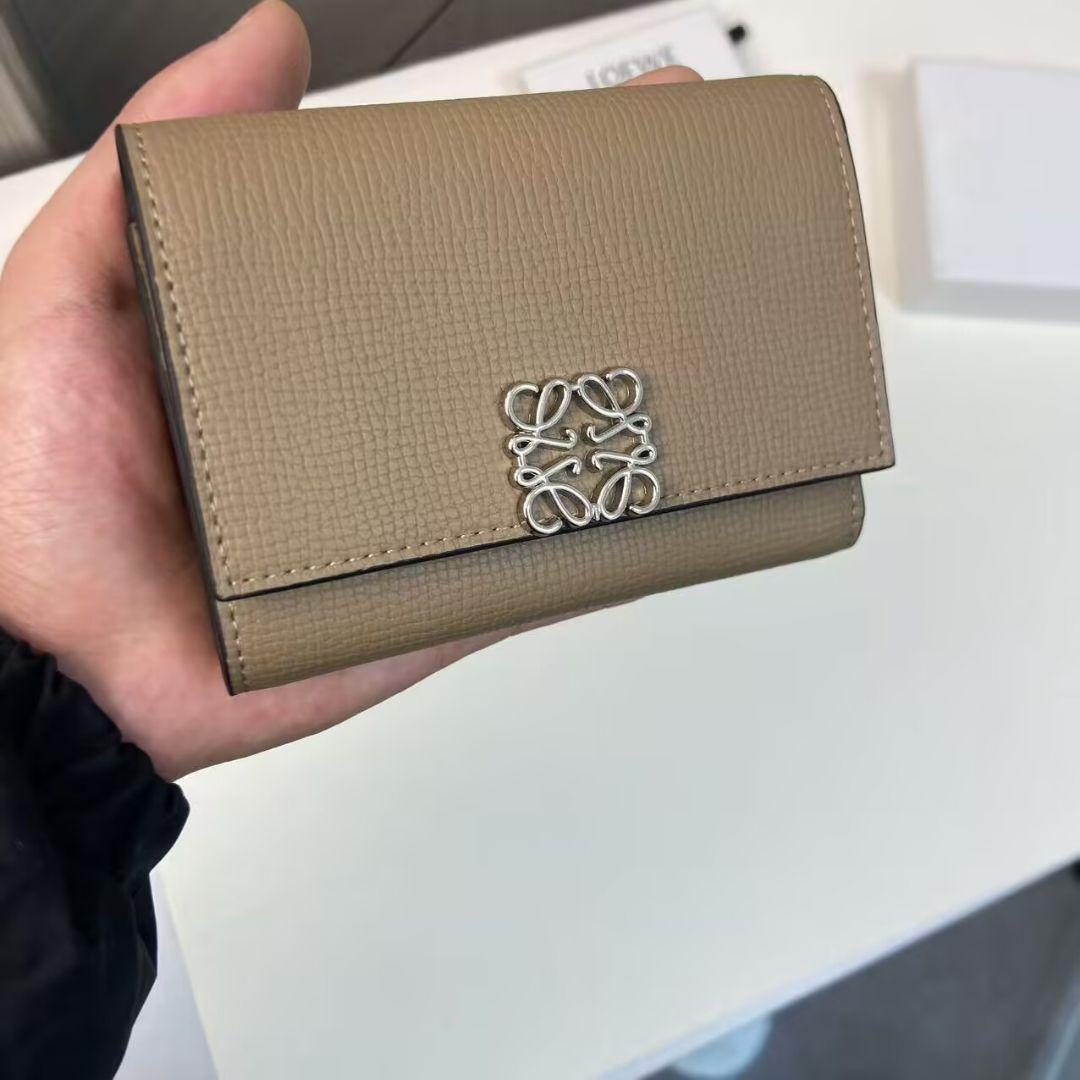 さき LOEWE 三つ折り財布 グレー