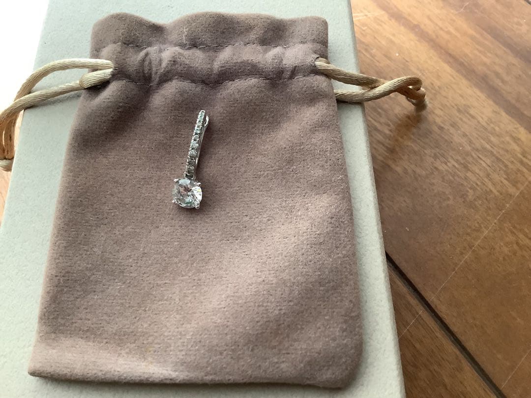 De Beers デビアス　1ctダイヤ