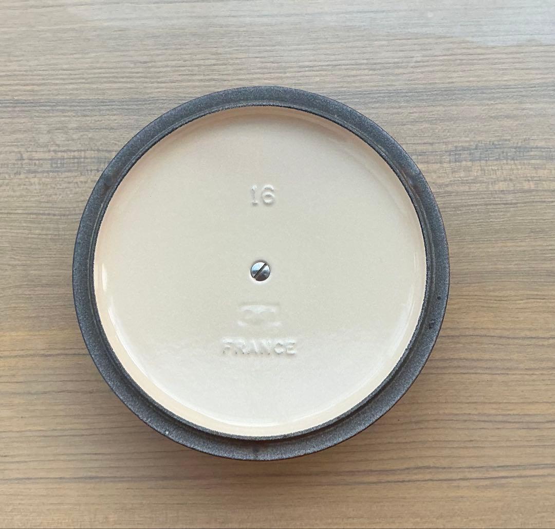 シグニチャー ココット・ロンド 16cm チェリーレッド (シルバーツマミ)