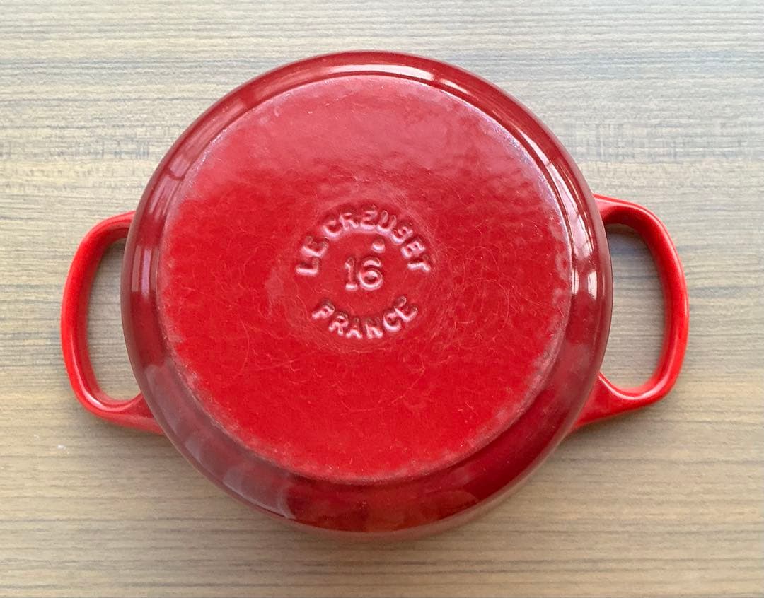 シグニチャー ココット・ロンド 16cm チェリーレッド (シルバーツマミ)