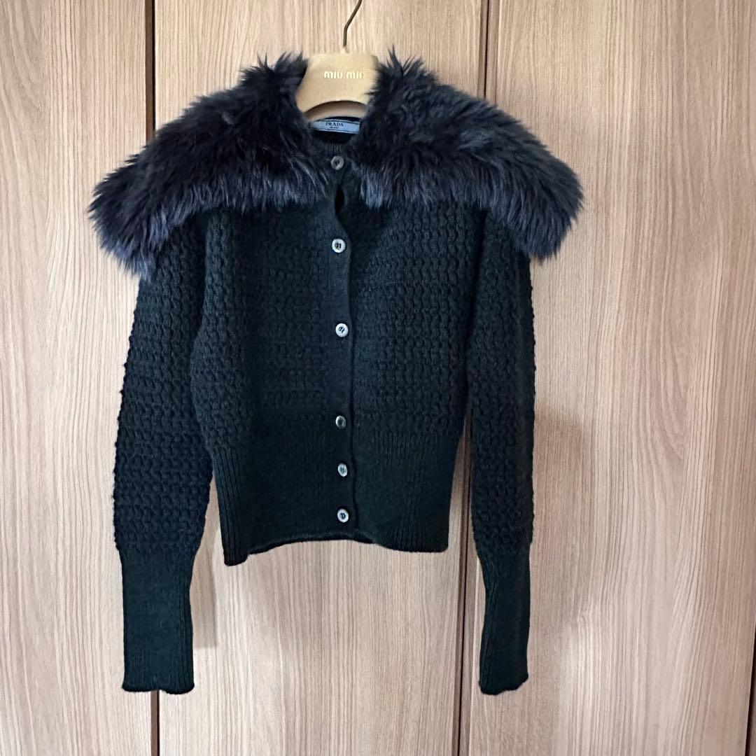 PRADA エコファーのビック襟付き　ニットカーディガン