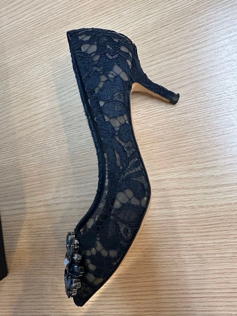 DOLCE & GABBANA ブラックレースパンプス
