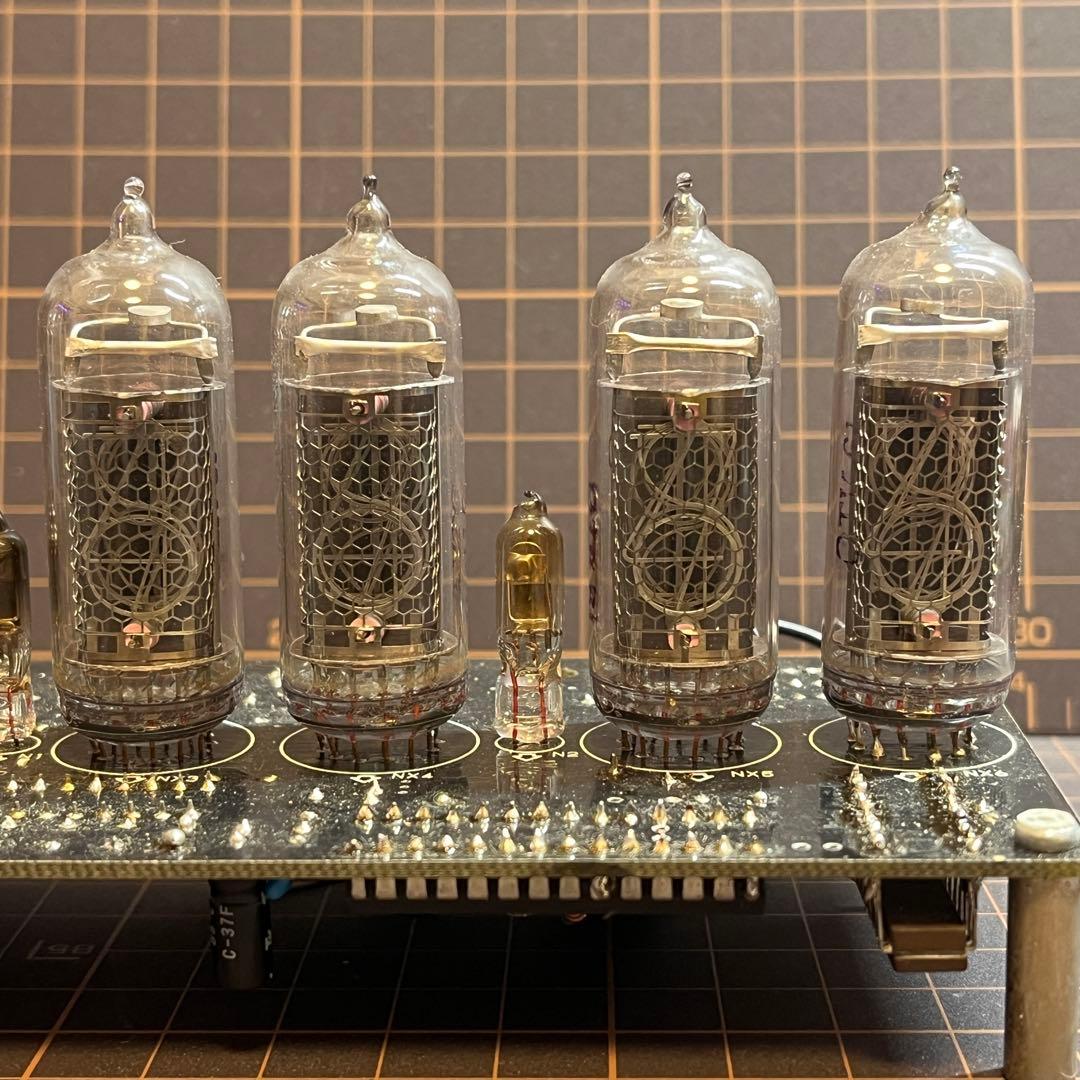 Andy Mario ニキシー管(IN-14)時計