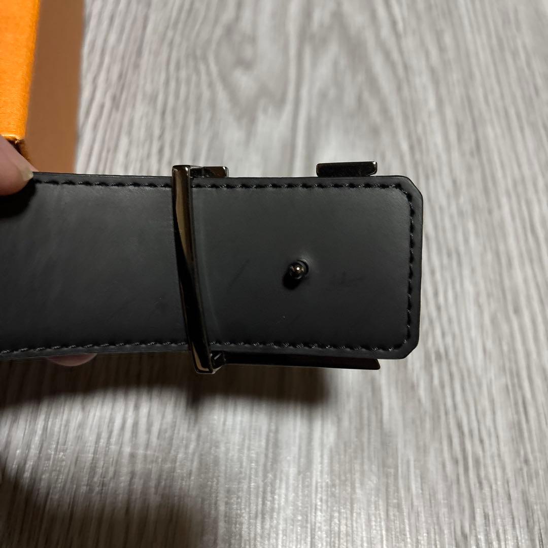 ルイ・ヴィトン　LVイニシャル　ベルト