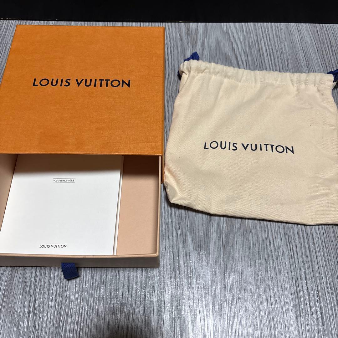 ルイ・ヴィトン　LVイニシャル　ベルト