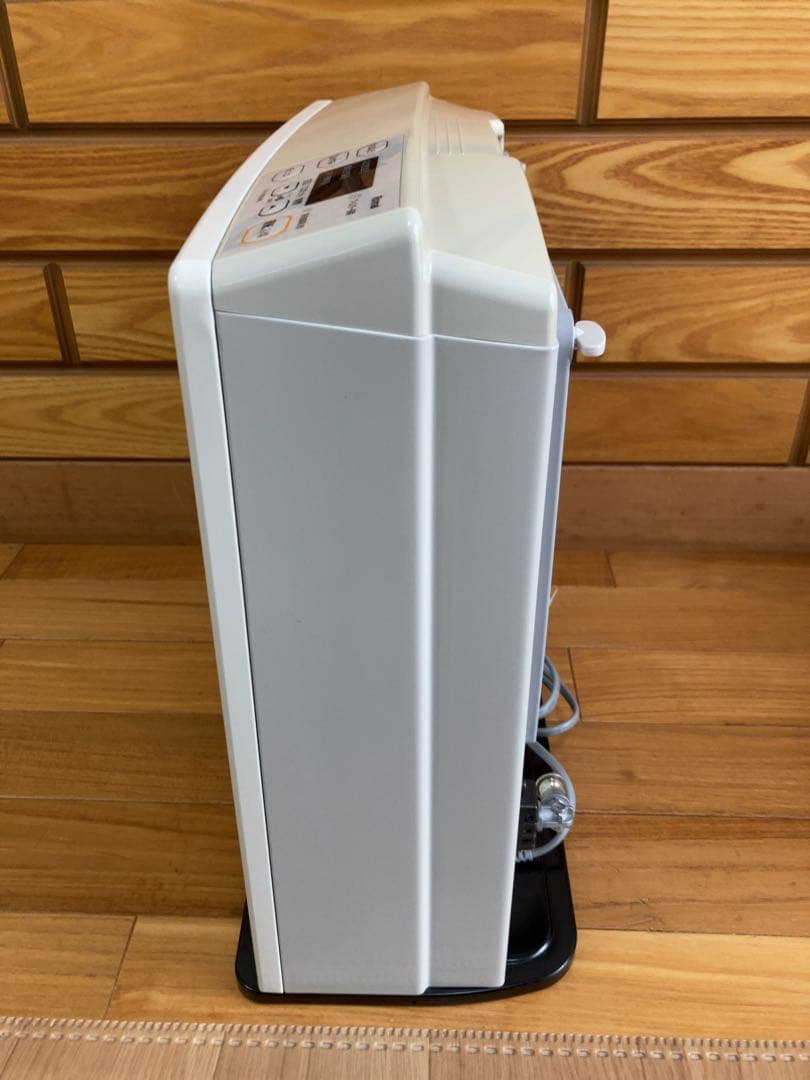 美品　ガスファンヒーター ホワイト コンパクト　ＬＰガス用