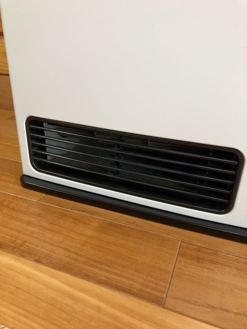 美品　ガスファンヒーター ホワイト コンパクト　ＬＰガス用