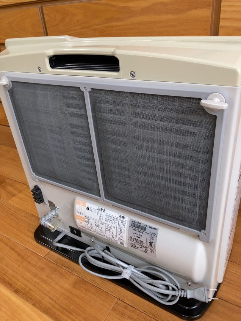 美品　ガスファンヒーター ホワイト コンパクト　ＬＰガス用