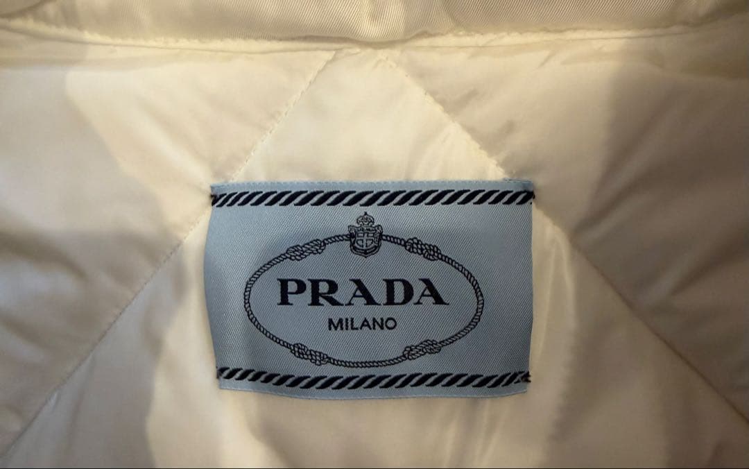 PRADA ホワイト ダウンジャケット