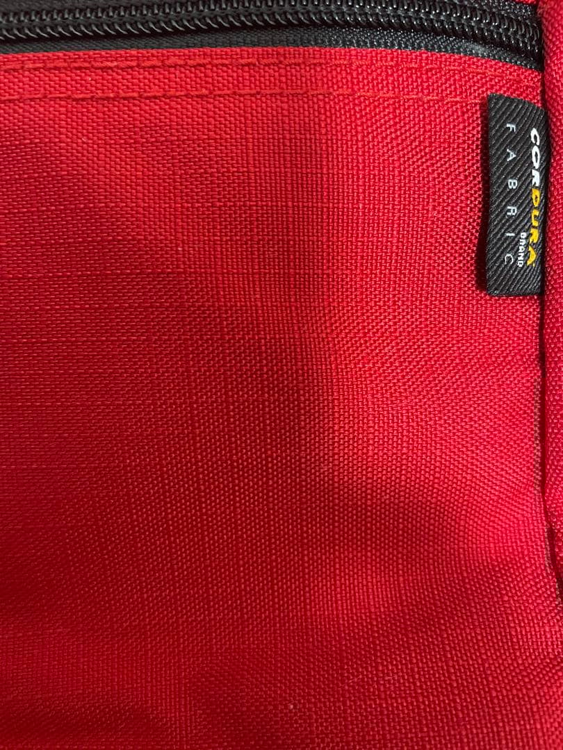 希少　メッセンジャーバッグ　赤　ボックスロゴ