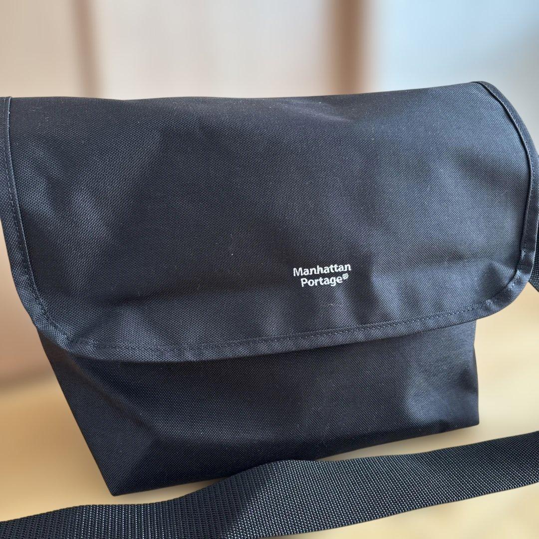 Manhattan Portage ブラック メッセンジャーバッグ