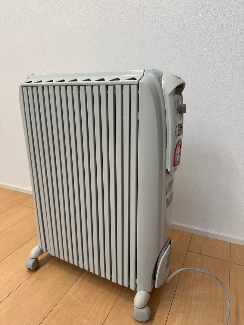 デロンギ　オイルヒーター　D091549EFS