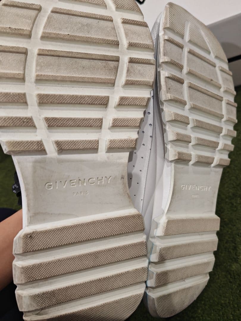 k1518　GIVENCHY ホワイト ブラック スニーカー　43